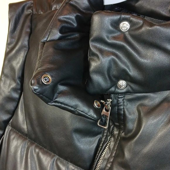 Bershka faux leather vest in black size medium - Picture 6 of 12